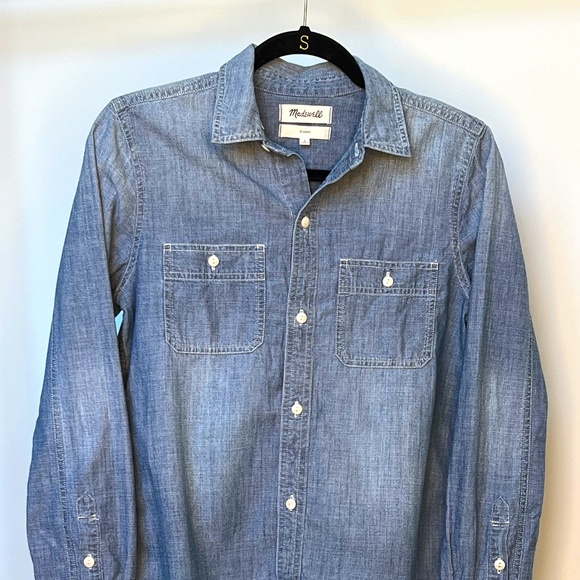 Madewell Tops - Madewell Chambray Classic Ex-Boyfriend Shirt in Mazzy Wash, size Small